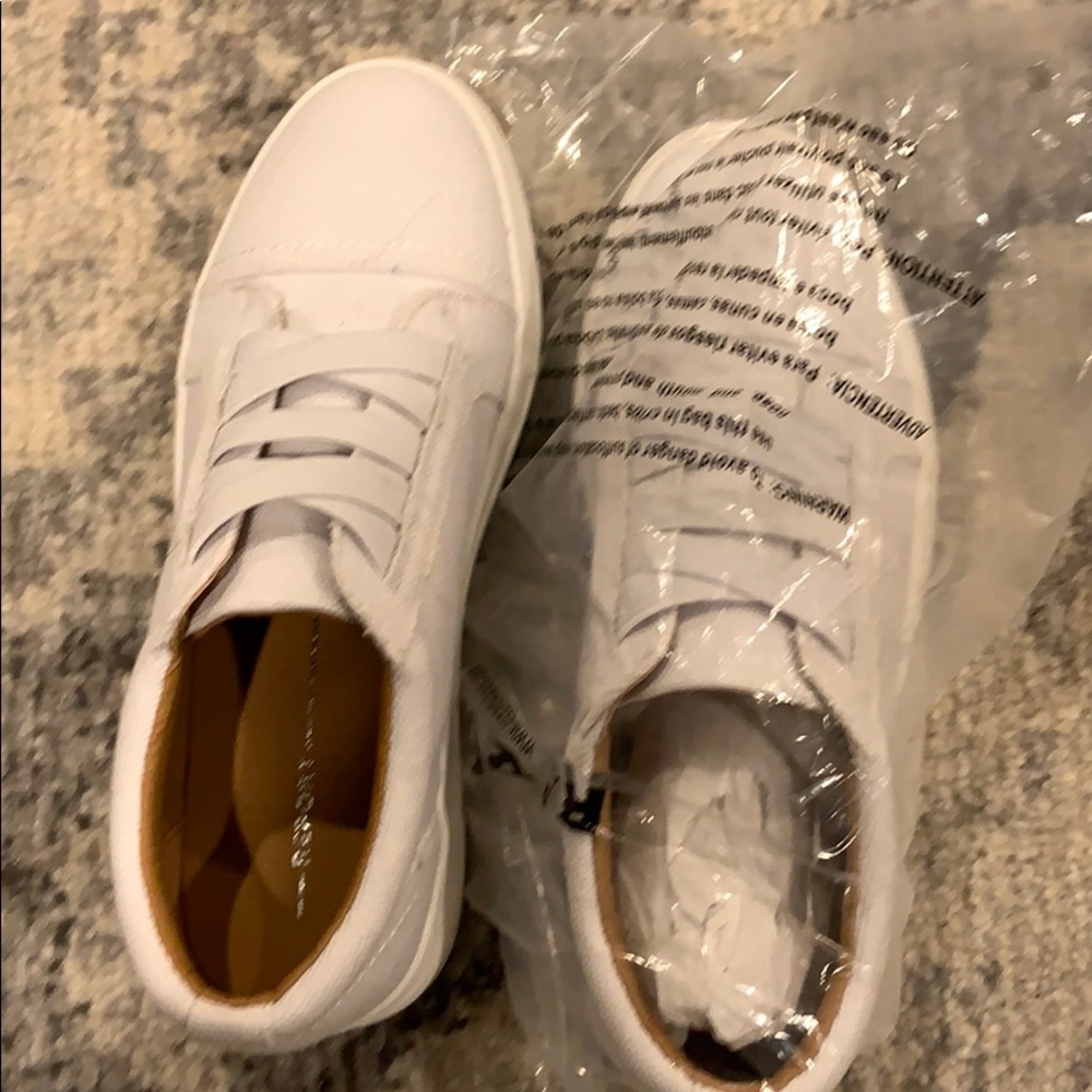 Platform sneakers